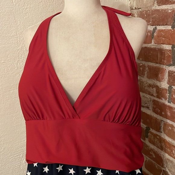 HOT TOPIC - Her Universe DC Comics Wonder Woman Swimsuit Plus Size - Picture 5 of 10